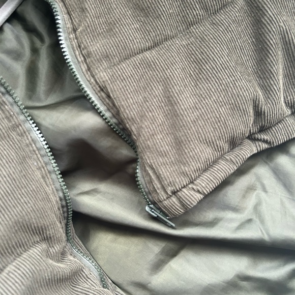 Brandy Melville Corduroy Puffer Jacket - Picture 4 of 7